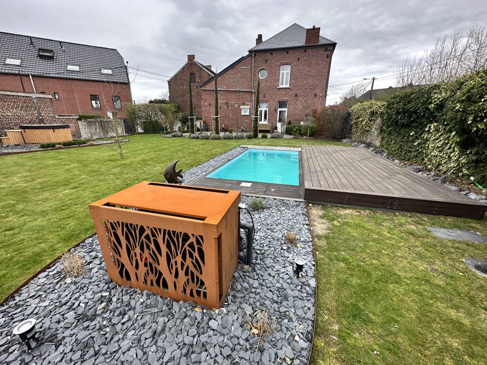 Piscine container réalisée par notre atelier : enterrée 6 m